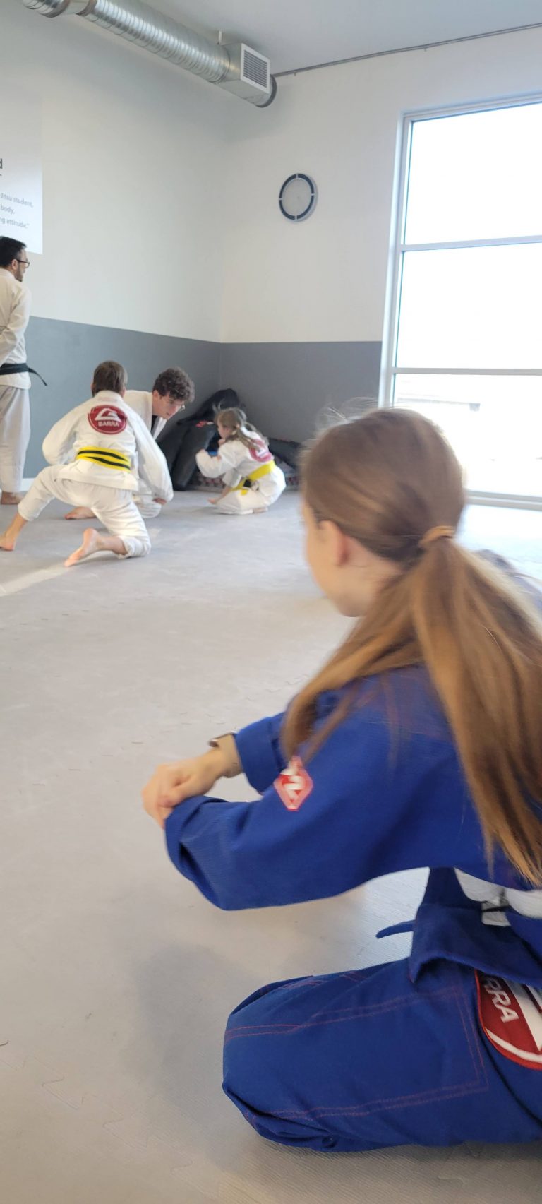 image of Gracie Barra students training Jiu-Jitsu